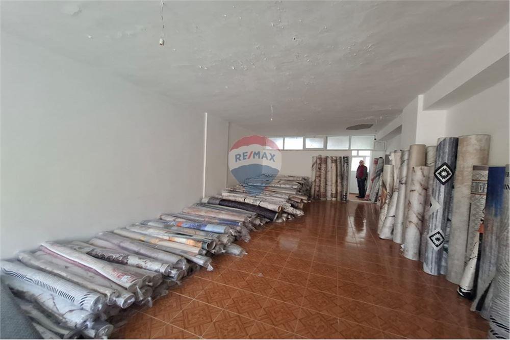 Shop for sale osman haxhiu street, lagjia 5, Vlorë