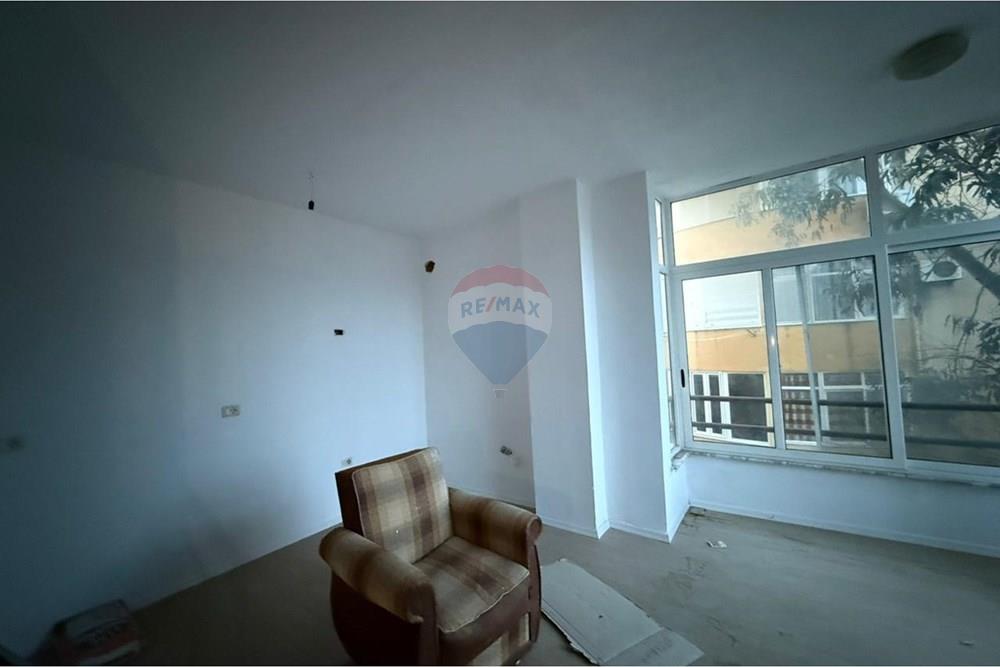 Appartement à vendre 1+1+place de parking près de Mali i Robit, 200 m de la mer (4)