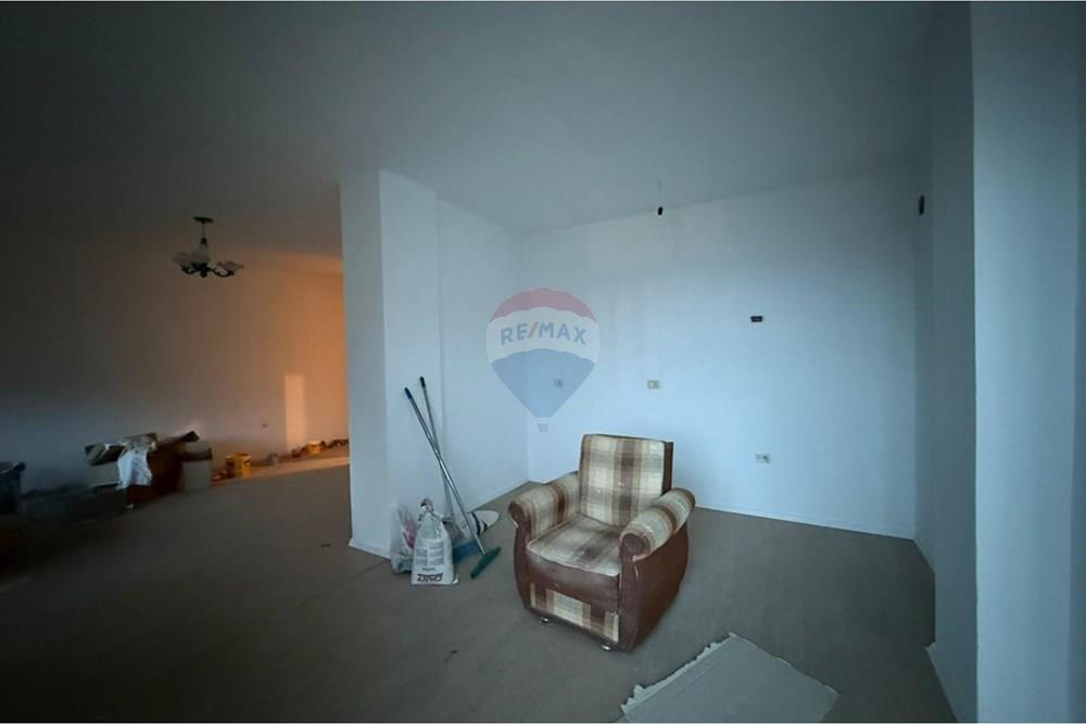 Appartement à vendre 1+1+place de parking près de Mali i Robit, 200 m de la mer (5)