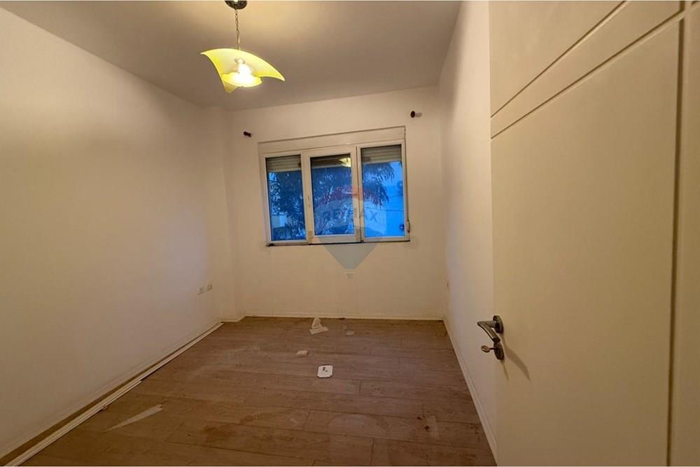 Appartement à vendre 1+1+place de parking près de Mali i Robit, 200 m de la mer (6)