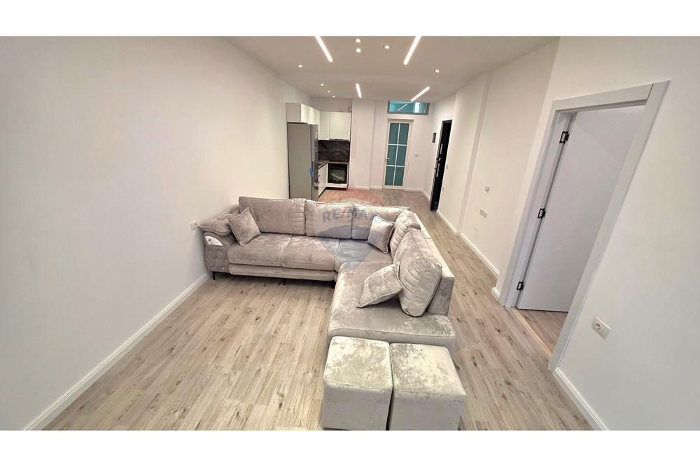 Apartament 1+1 në shitje pranë palestrës së mundjes, Vlorë (2)