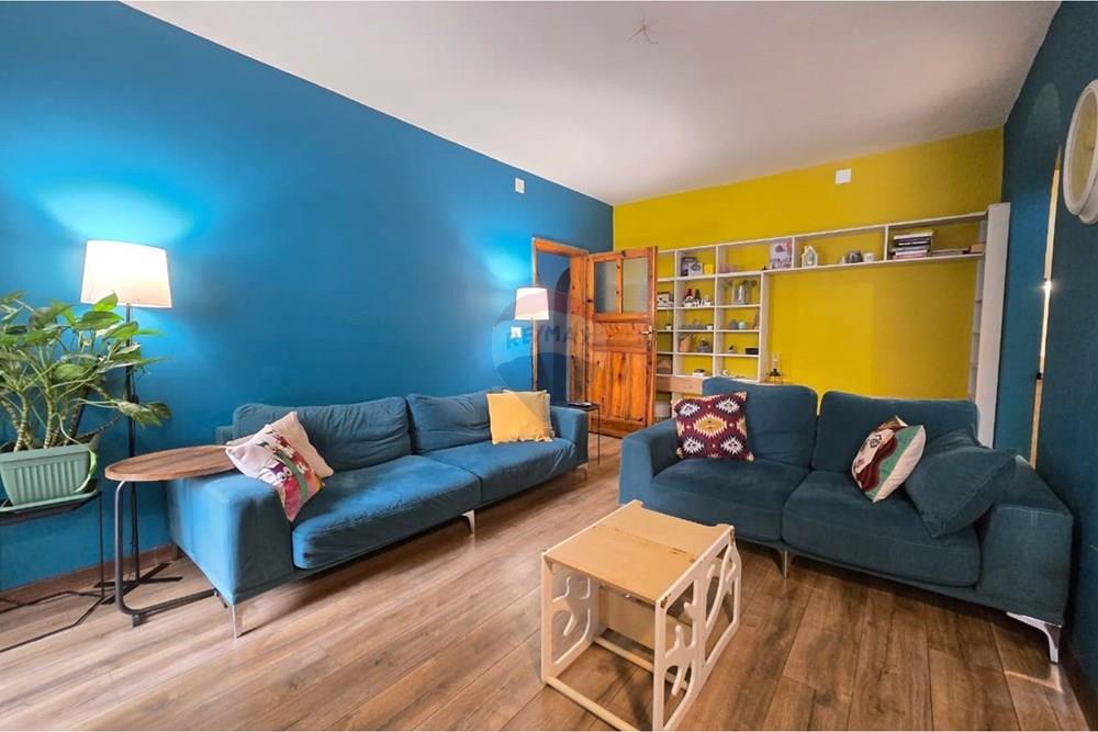Appartement situé dans la zone de myslym shyrit