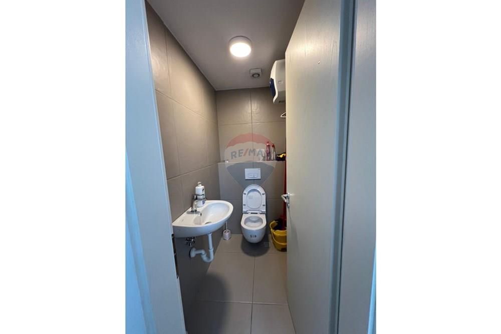 Locale commerciale in vendita in via barrikadave, con una superficie di 16,8 m². (6)