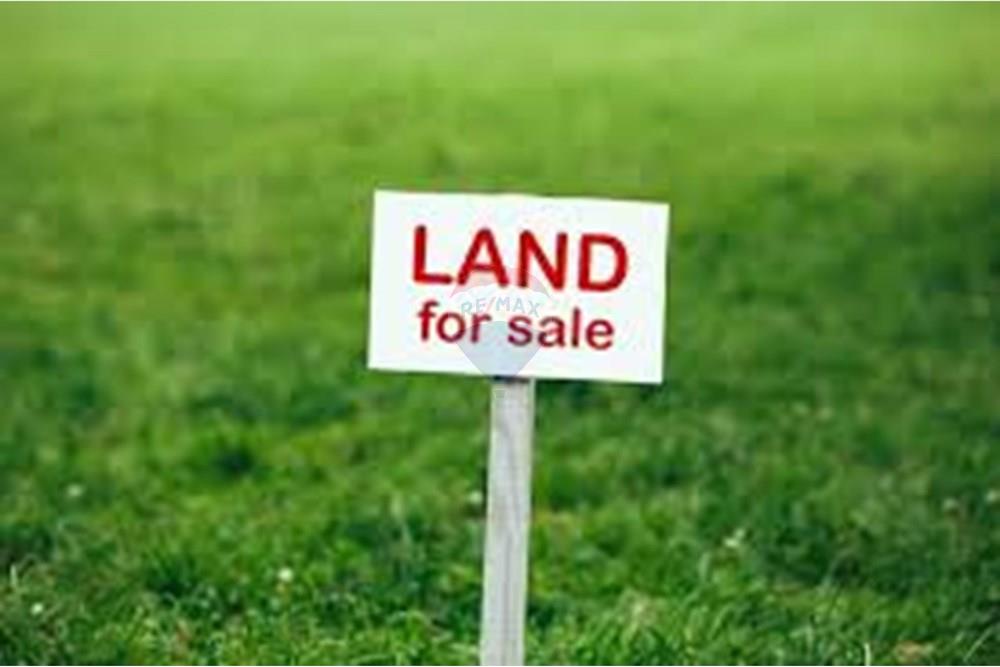 Terrain à vendre au gjiri i lalzit avec une documentation hypothécaire en règle! (3)