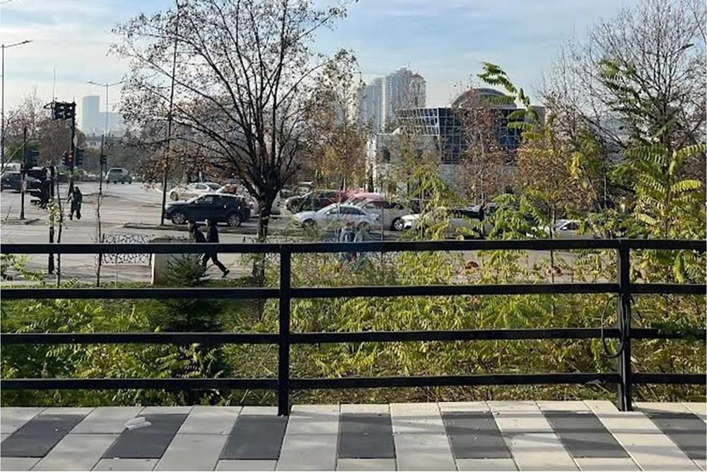 Objekti me qira në lagjen Aktash, Prishtinë. Kjo pronë komerciale ofron një ambient elegant, funksional dhe të përshtatshëm për aktivitete të ndryshme biznesi. (3)