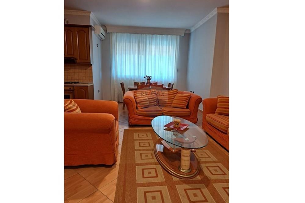 Apartamento en alquiler 2+1 en Vlorë, amueblado, con 2 balcones (2)