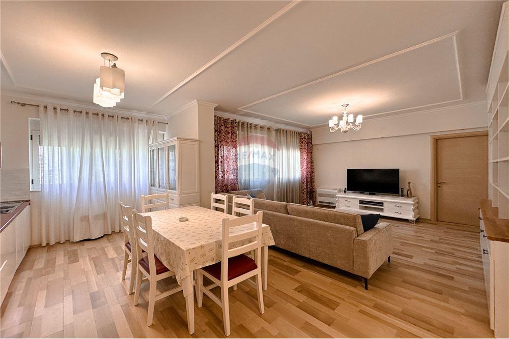 Fz residencia, Tirana