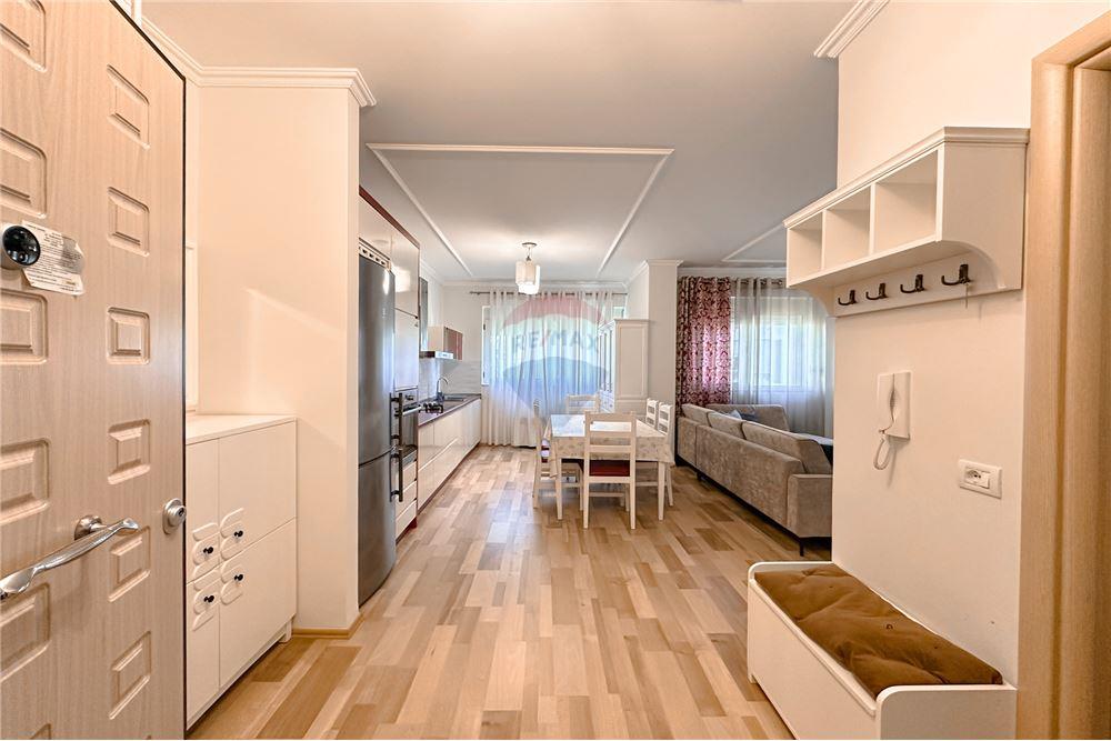 Fz residencia, Tirana