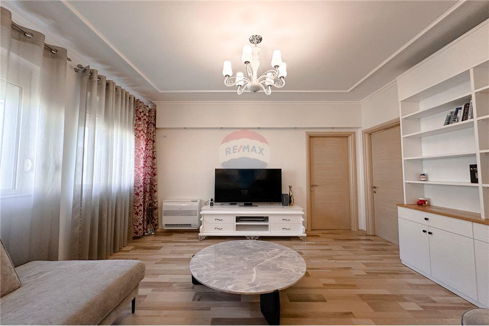 Fz residencia, Tirana