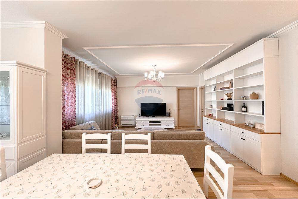 Fz residencia, Tirana