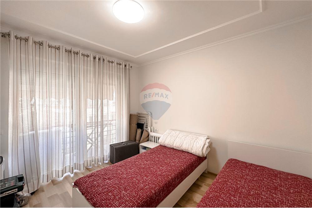 Fz residencia, Tirana