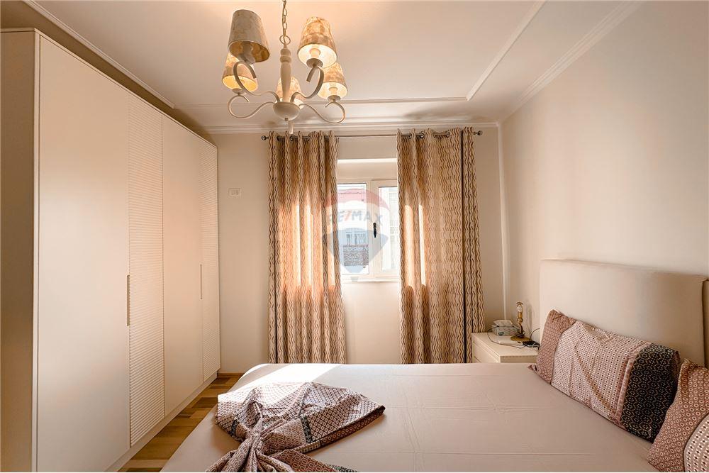 Fz residencia, Tirana