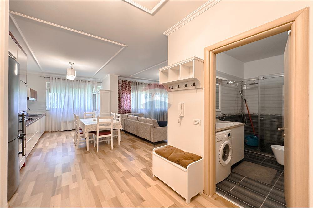 Fz residencia, Tirana