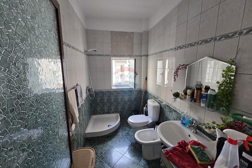 Rruga abdyl frashëri, Tiranë