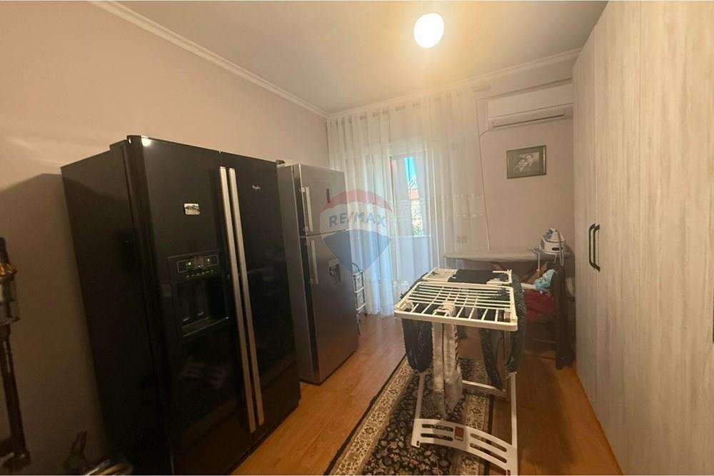 Apartamento 3+1+2 à venda rruga e barrikadave