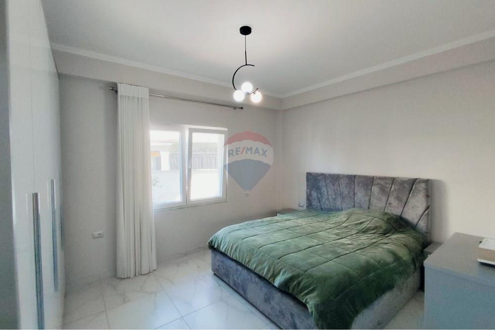 Apartamento localizado no primeiro andar da villa.