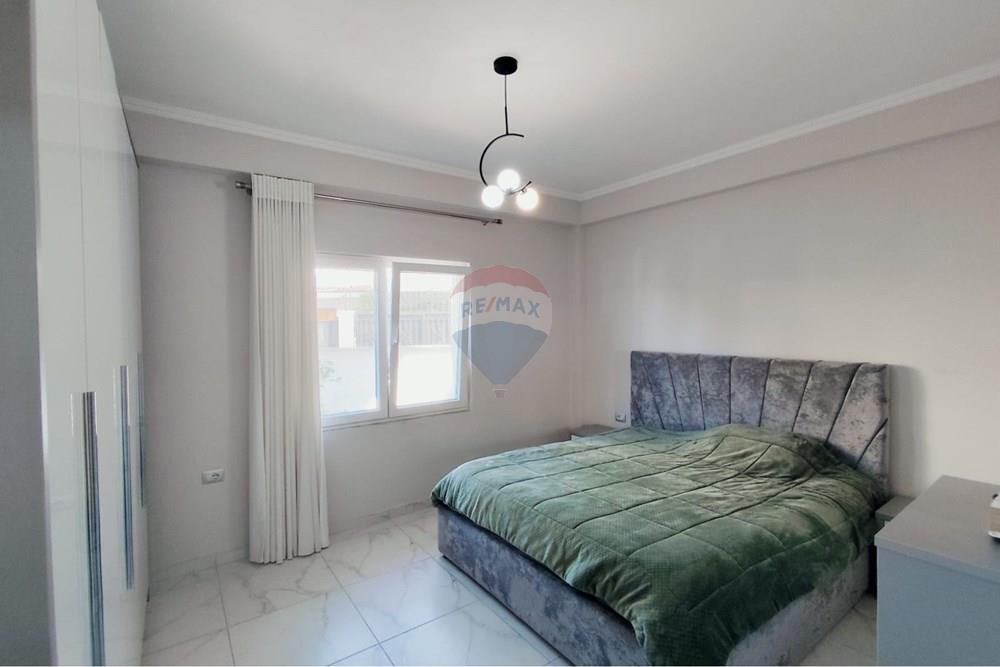Apartamento localizado no primeiro andar da villa.