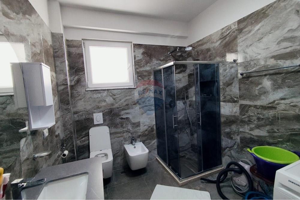 Apartamento localizado no primeiro andar da villa.