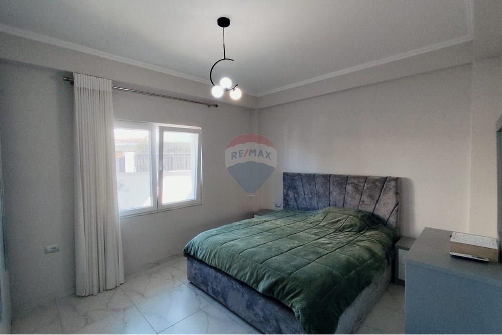 Apartamento localizado no primeiro andar da villa.