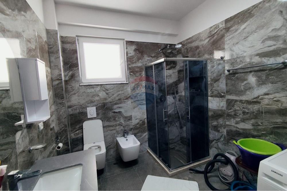 Apartamento localizado no primeiro andar da villa.