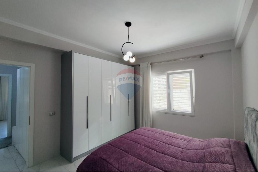 Apartamento localizado no primeiro andar da villa.