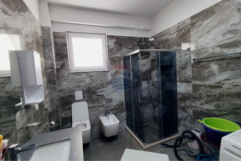 Apartamento localizado no primeiro andar da villa.