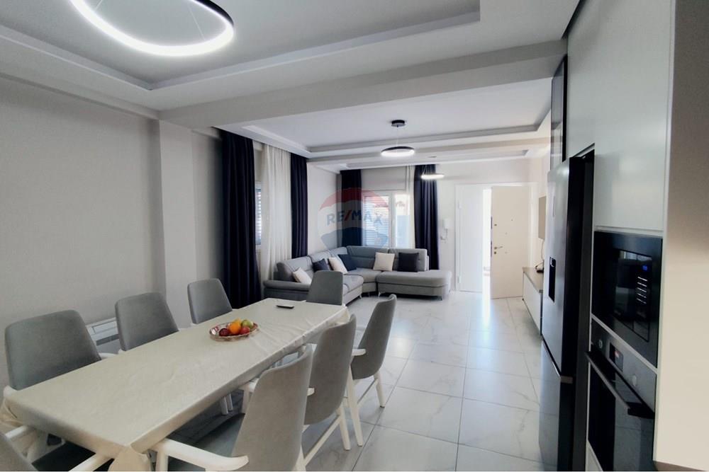 Apartamento localizado no primeiro andar da villa.