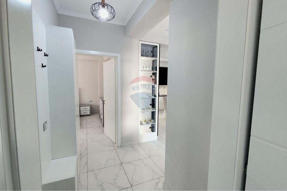 Apartamento localizado no primeiro andar da villa.