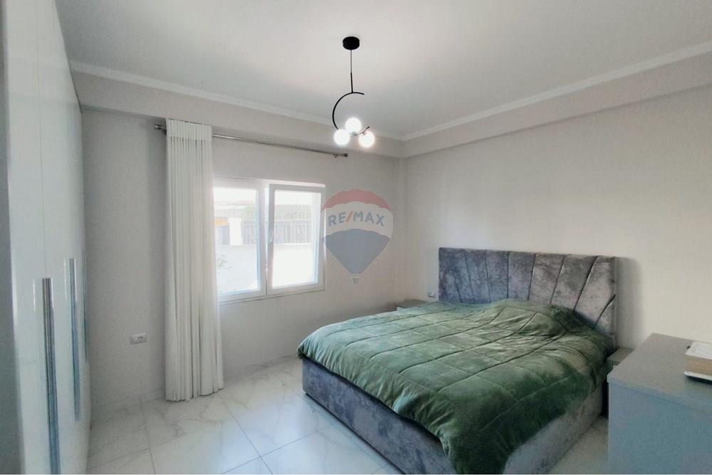 Apartamento localizado no primeiro andar da villa.
