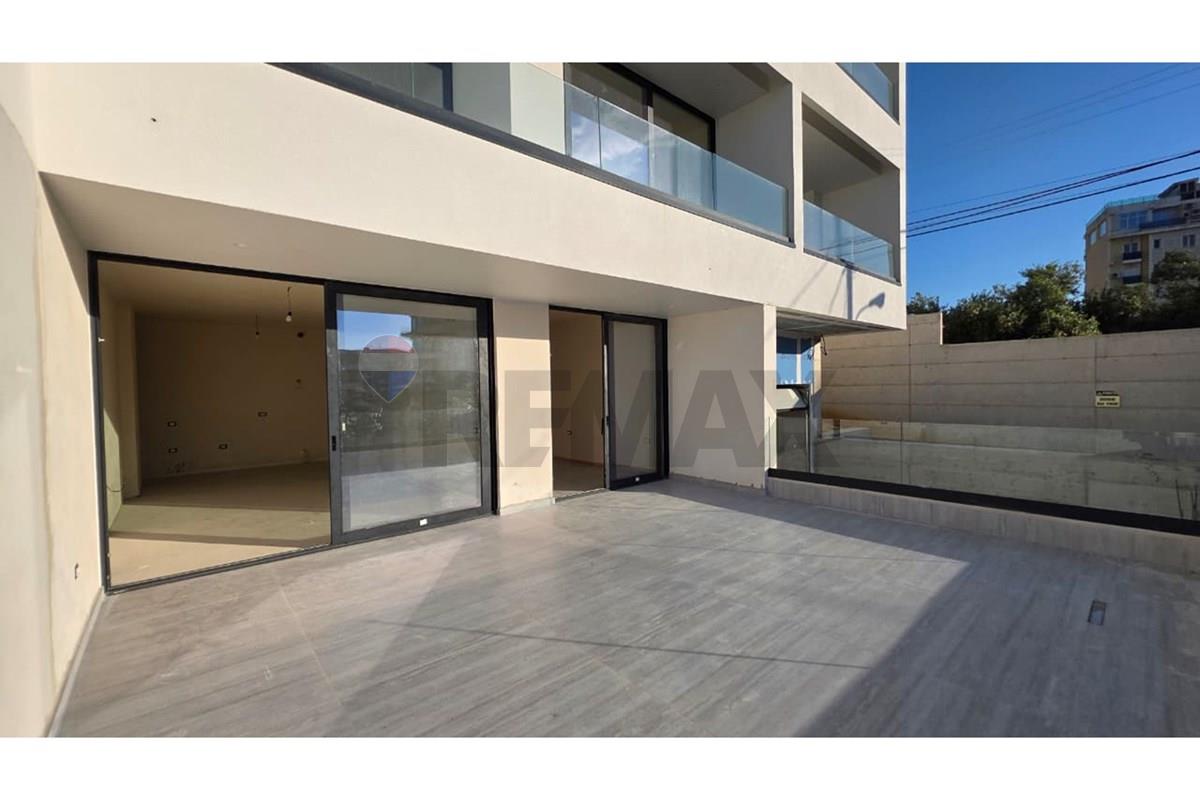 Chaque appartement en bord de mer donne la sensation d’un resort privé, mais cette propriété est conçue précisément pour ce style de vie. (3)
