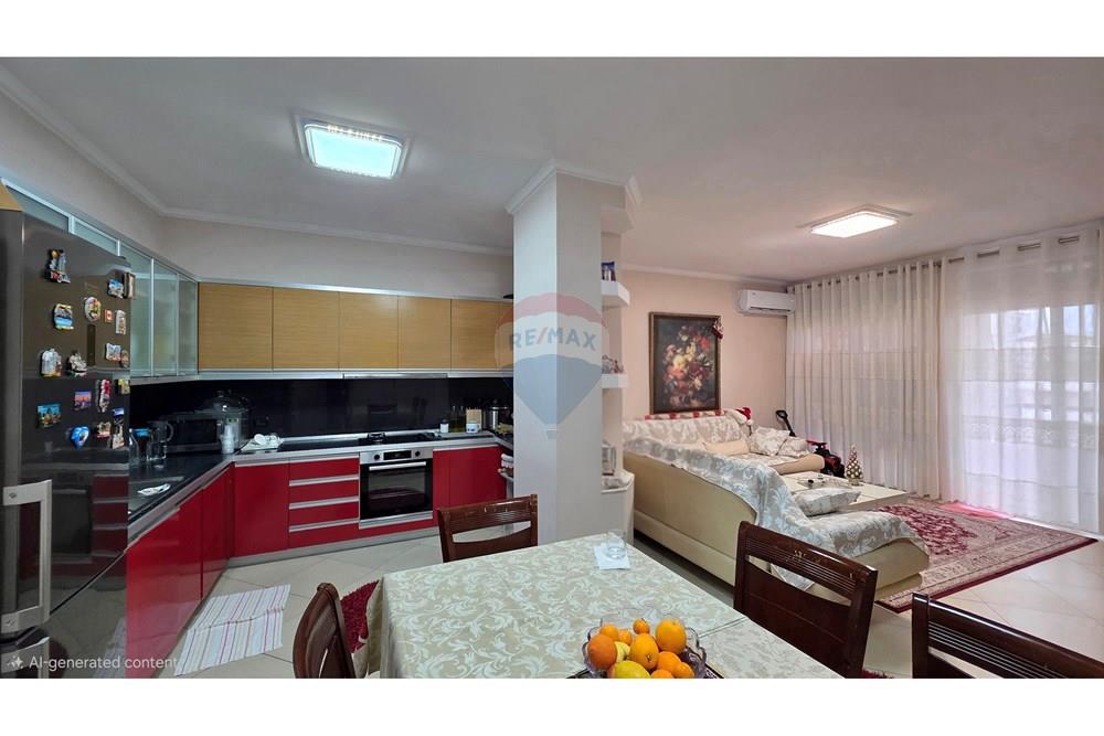 Shitet super apartament 3+1+2 në një nga zonat më të kërkuara për banim në Vlorë rruga e çipajve (6)