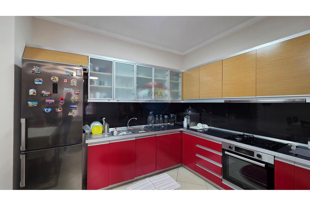 Shitet super apartament 3+1+2 në një nga zonat më të kërkuara për banim në Vlorë rruga e çipajve (7)