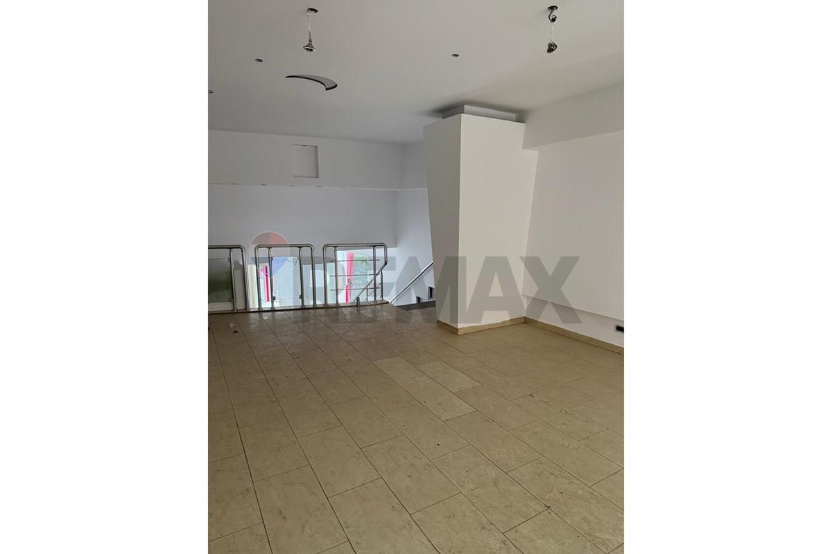 Negozio duplex in vendita 142 m² vicino alla scuola di balletto, Tirana