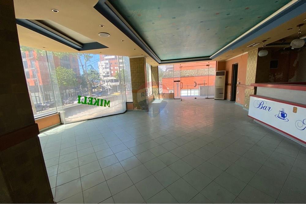 Ambiance à louer à kamëz - un espace idéal pour votre entreprise! (2)