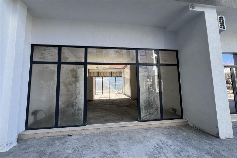Negozio in vendita – Lungomare, Vlorë (seconda linea)