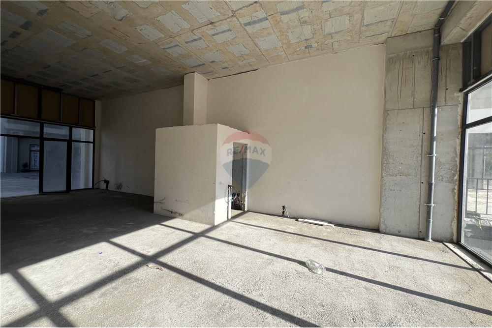 Negozio in vendita – Lungomare, Vlorë (seconda linea)