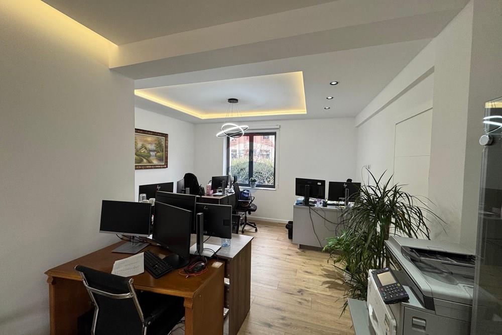 Office space for rent 52 m² first floor