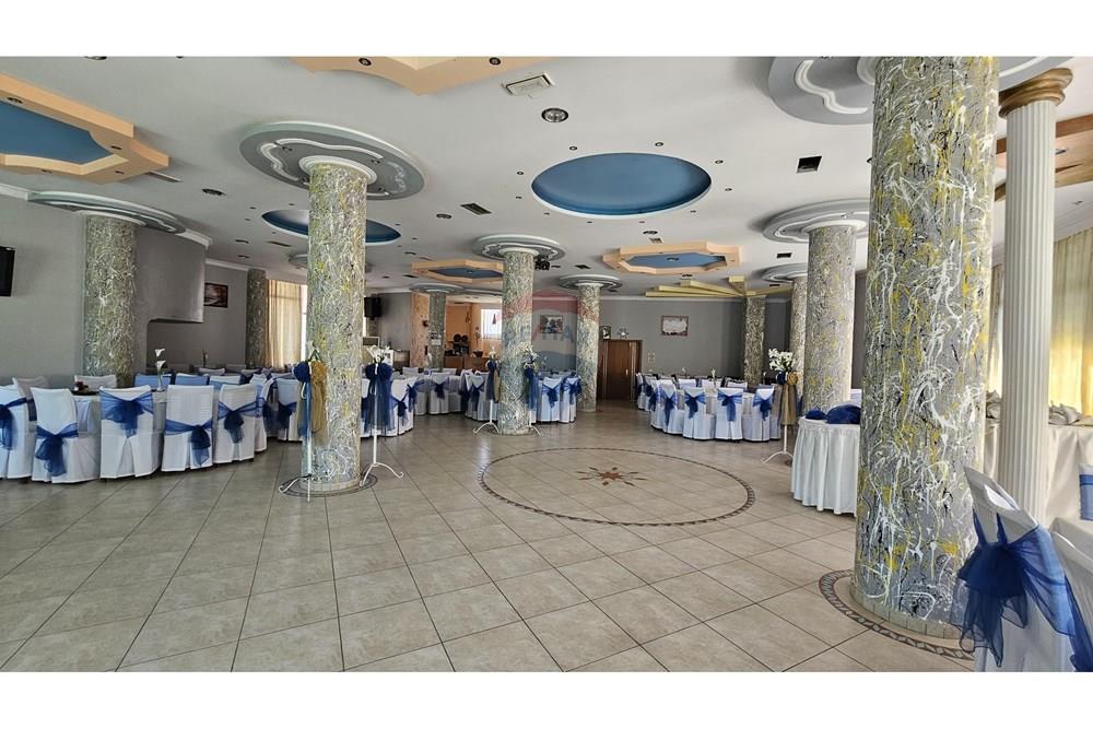 Business building for sale in Pogradec, an ideal investment opportunity with guaranteed return. (2)