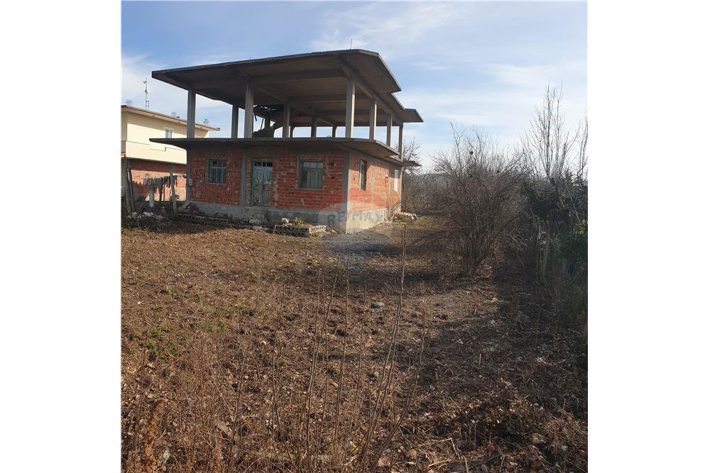 Nouvelle construction de 2 étages à grecalli avec une superficie totale de 238 mètres carrés sur un terrain de 500 mètres carrés