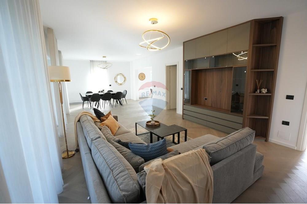 Villas à louer, Elbasan, rr. Andrea kushi.
