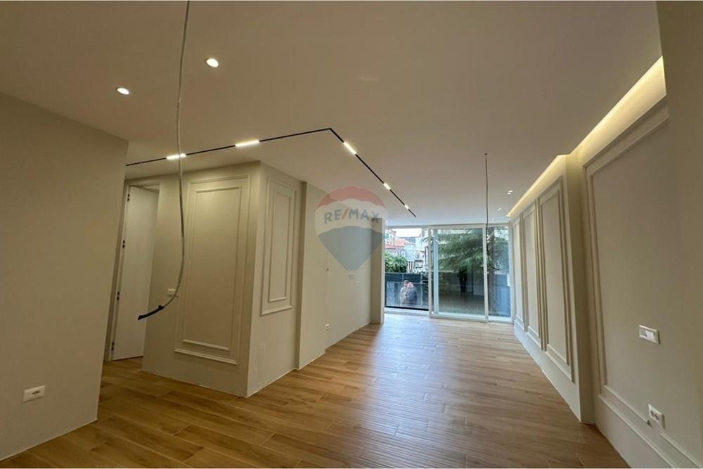 Apartamento à venda 2+1+2+guarda-roupa, município de paris