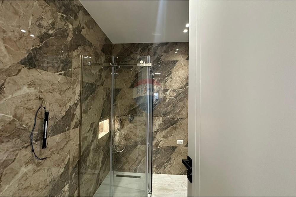 Apartamento à venda 2+1+2+guarda-roupa, município de paris