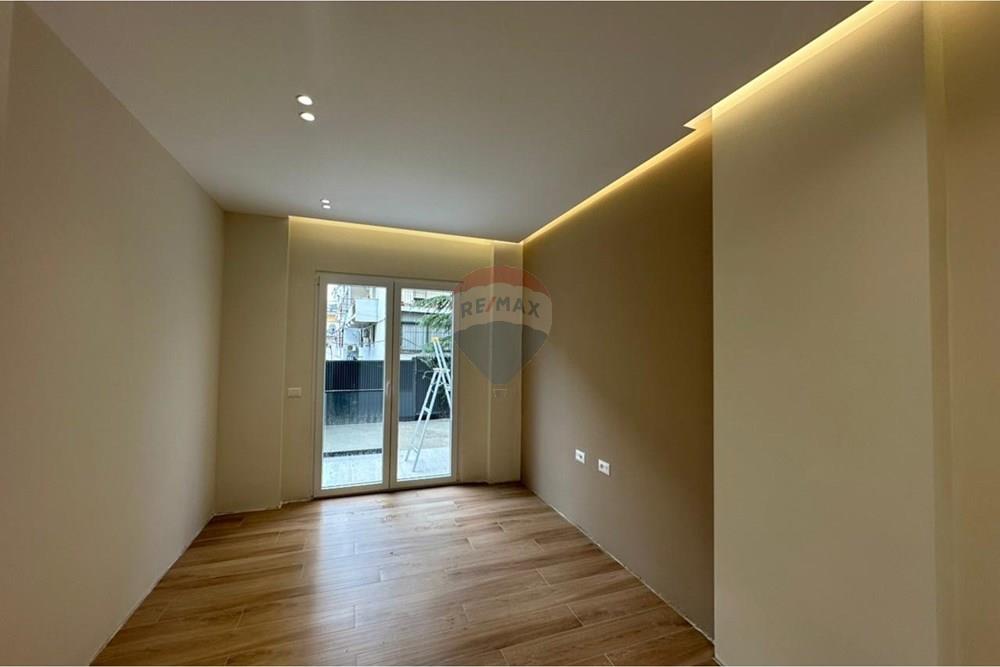 Apartamento à venda 2+1+2+guarda-roupa, município de paris