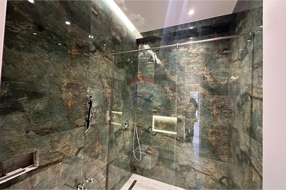 Apartamento à venda 2+1+2+guarda-roupa, município de paris