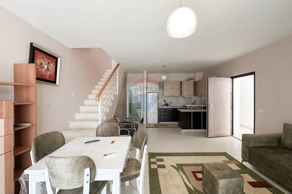 Oferecemos duplex à venda na rezidenca kodra e diellit 1. (2)