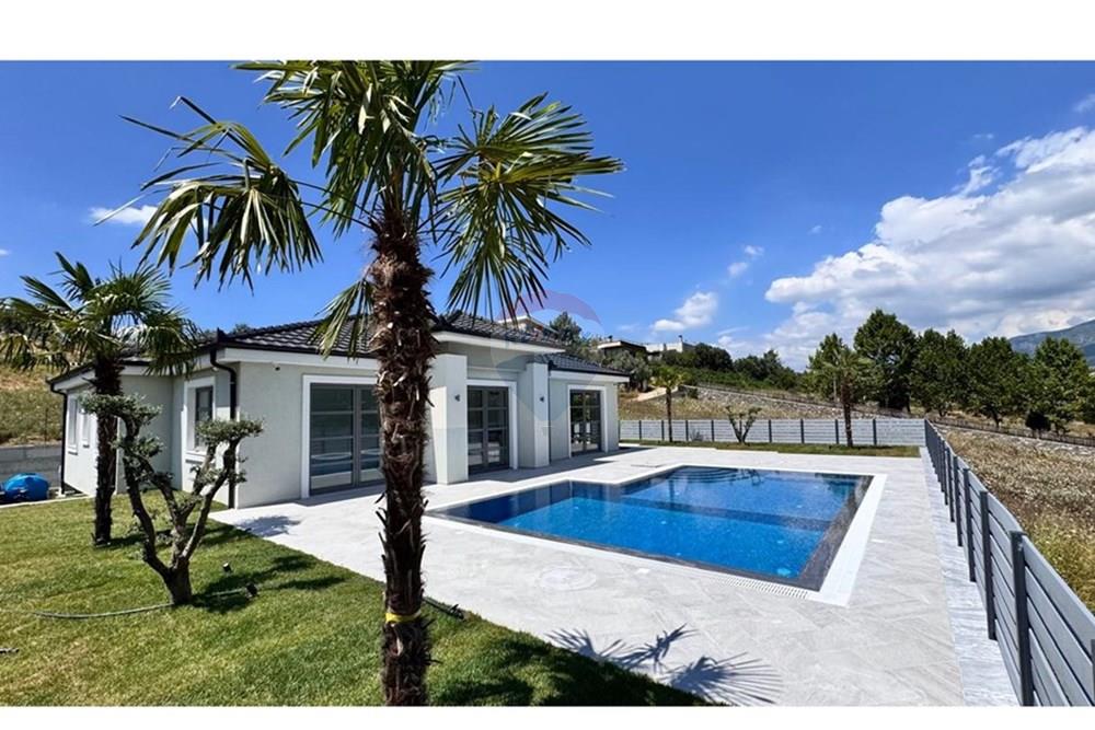 Villas à vendre, près de teg dans la zone de lundres