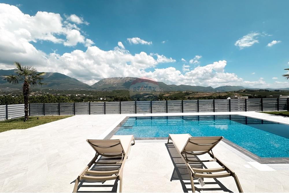 Villas à vendre, près de teg dans la zone de lundres
