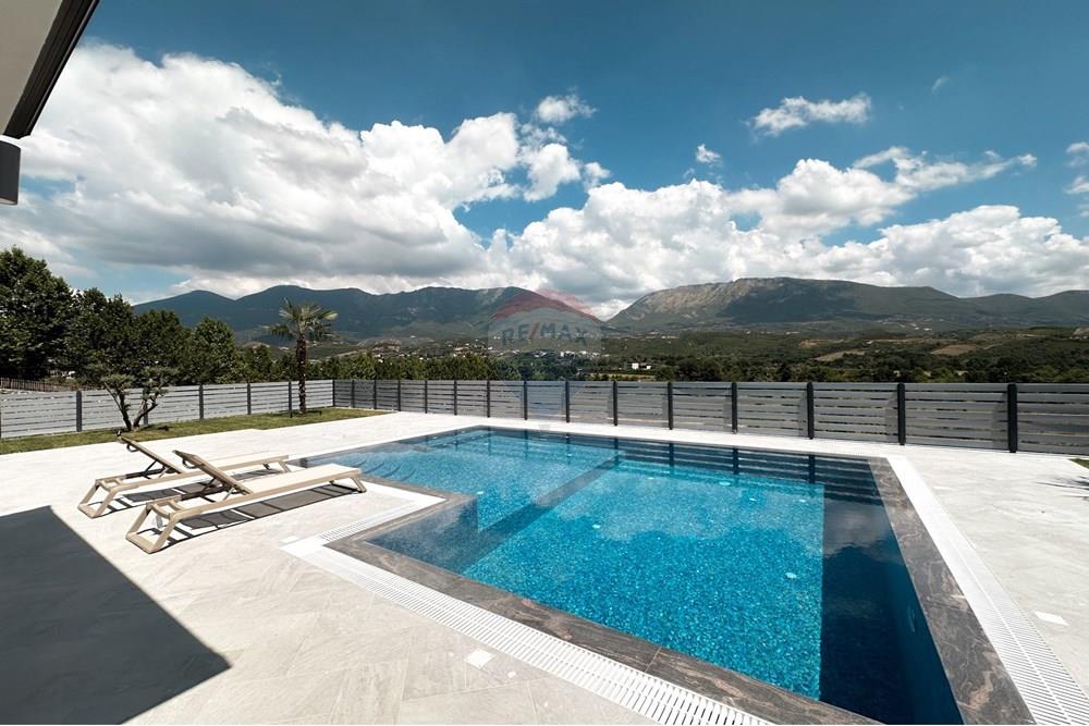 Villas à vendre, près de teg dans la zone de lundres