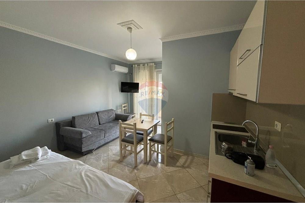 Investition premium-wohnung mit zwei wohnzimmern, eingang im 2. Stock, Vlora (2)