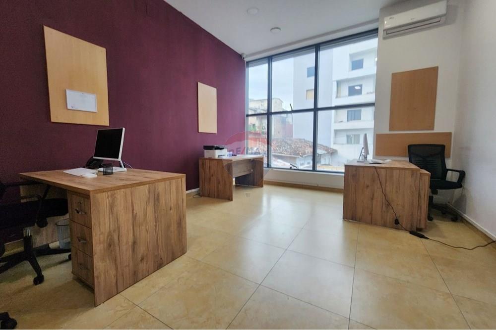 Bureau commercial à louer!!